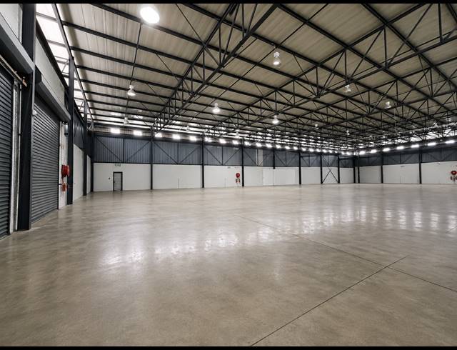 2,348M² WAREHOUSE TO LET IN LONGMEADOW